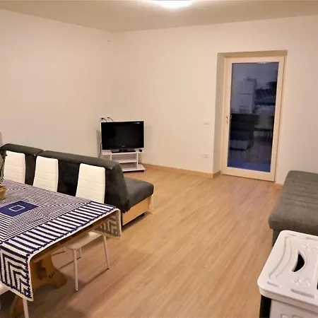 Albina Apartment *